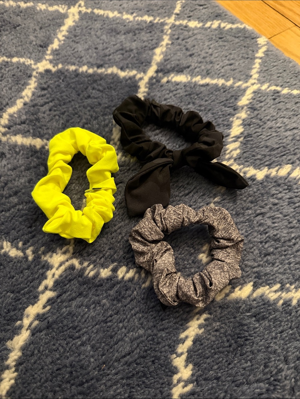 lululemon athletica Uplifting Scrunchies - Neon Yellow, Black Cam & Heather Gray